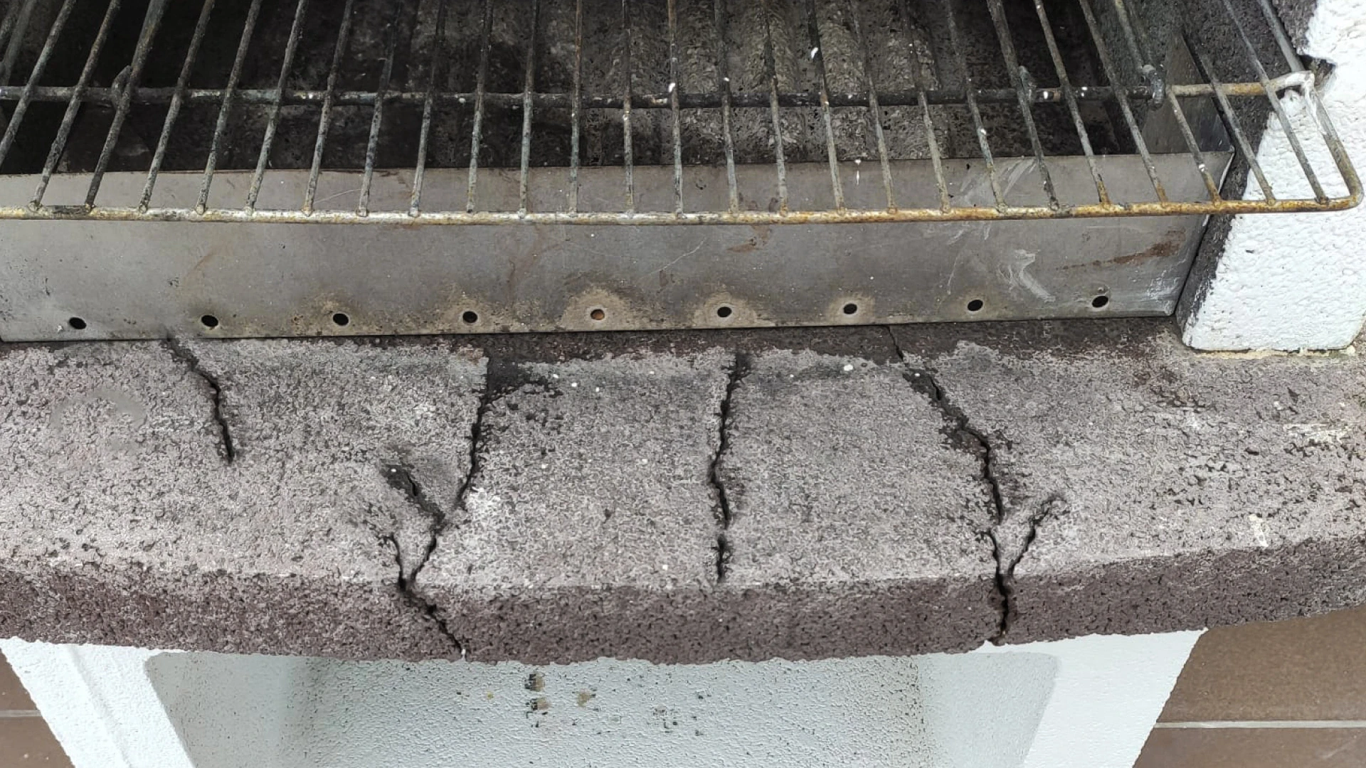 aluminium outdoor kitchen worktop defects