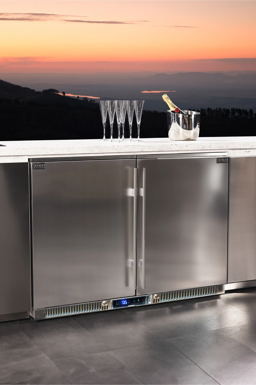 outdoor kitchen with bar