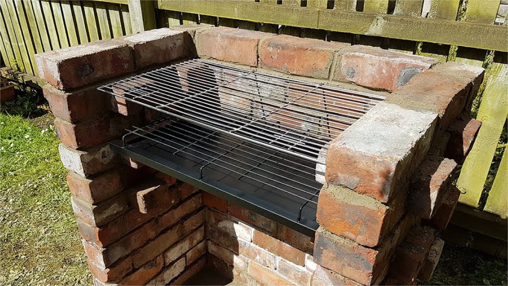 brick outdoor kitchen