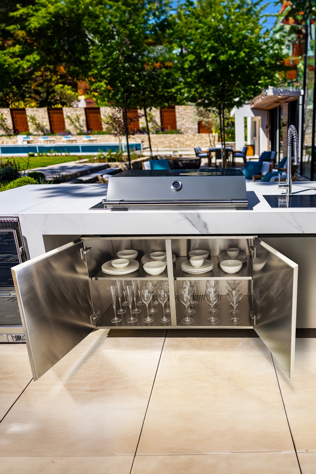 outdoor kitchen cabinetry