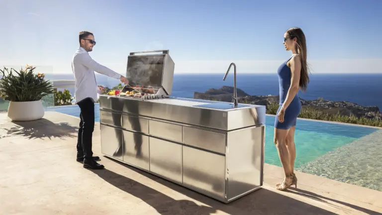 high outdoor kitchens