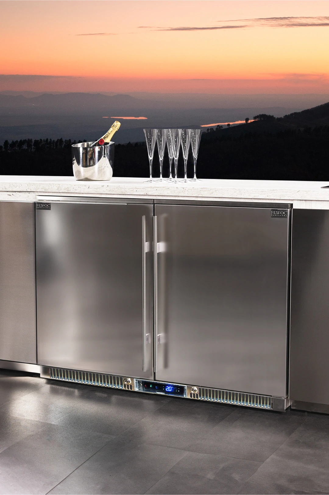 outdoor bar refrigerator